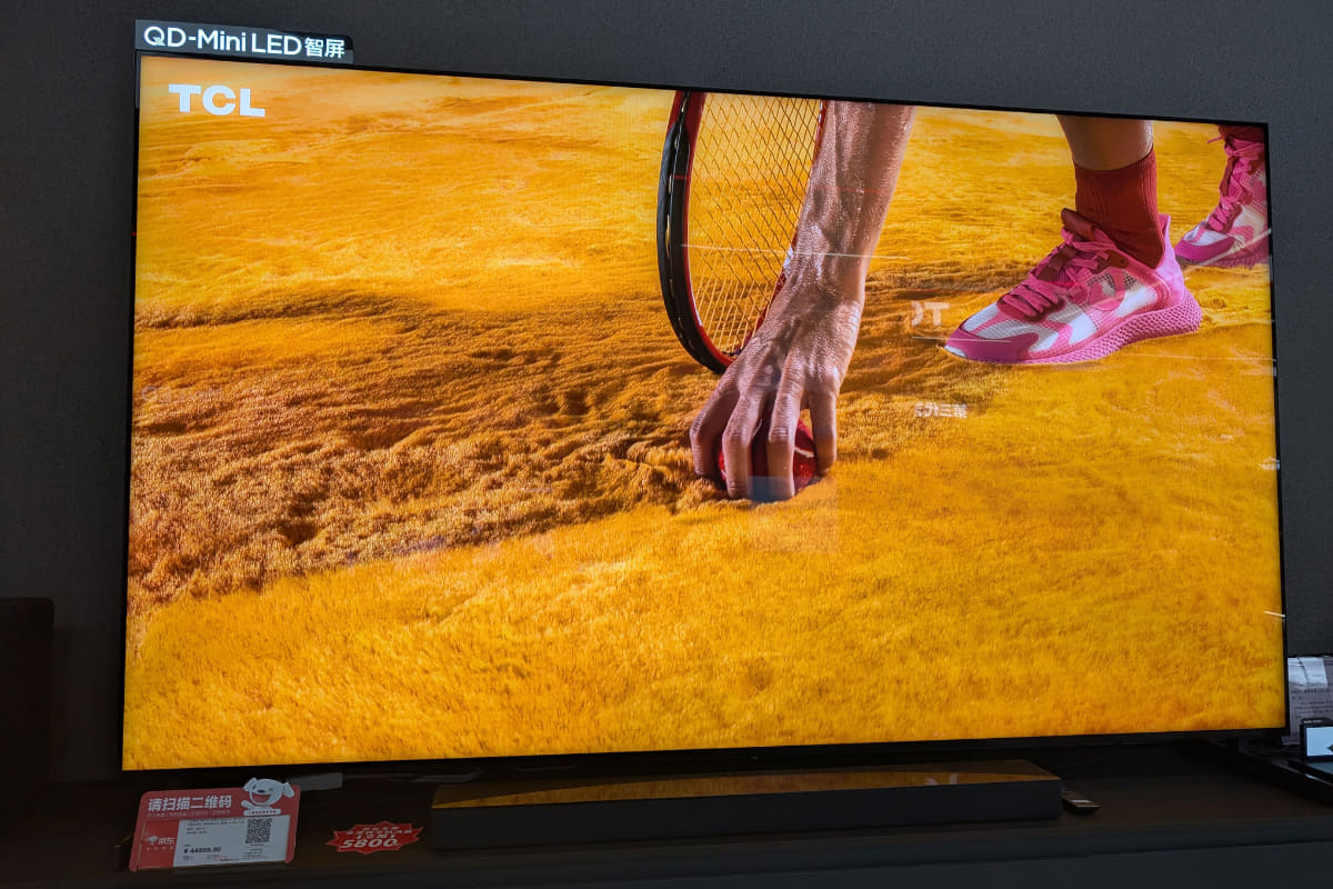 中国政府による景気刺激策「以旧換新」(家電を買い替えた時に補助金が支給される)も影響し、大型テレビの売り上げは中国でも好調とのこと