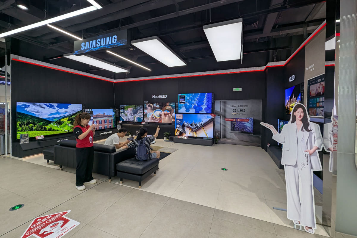 電気店の中には、サムスンやファーウェイのテレビを販売するスペースも。残念ながら、日本ブランドのテレビは設置されていなかった……
