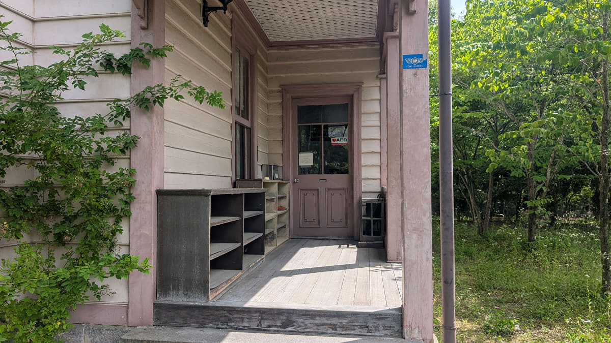 玄関も映画内で映っていた場所