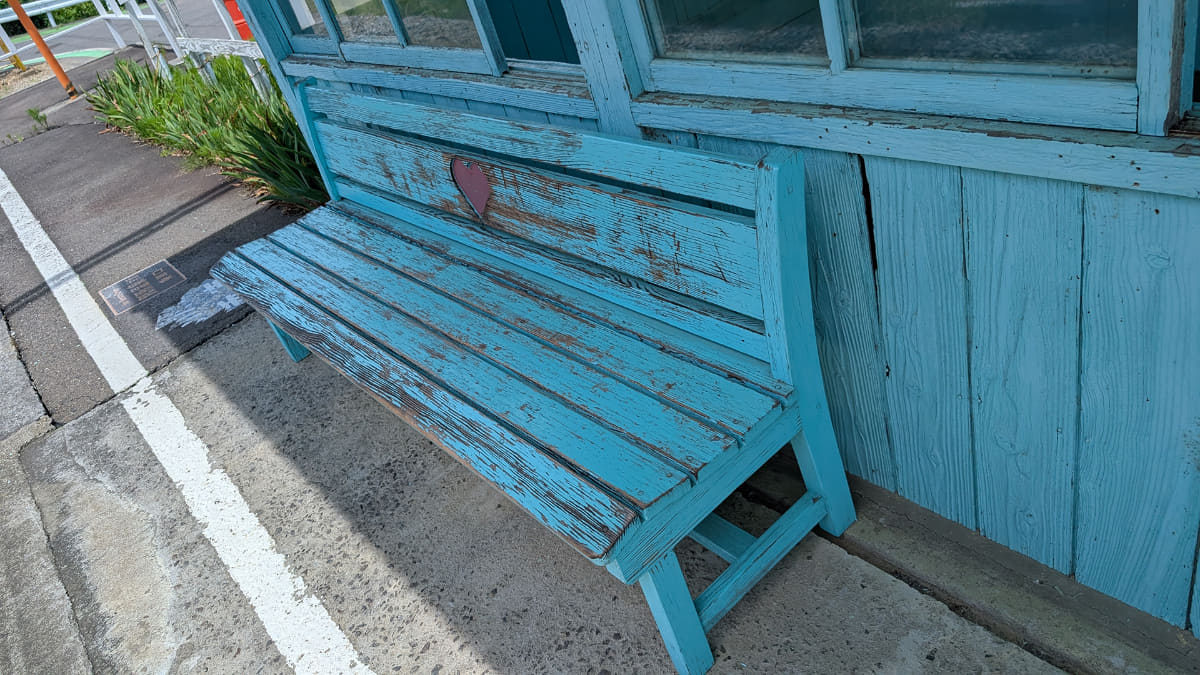 酔っておじさんが寝ていたベンチ