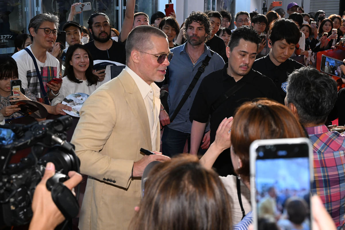 <span class="fnt-70">(C) 2025 WARNER BROS. ENT. ALL RIGHTS RESERVED.</span>