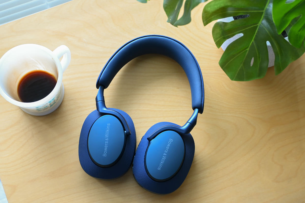 「Px7 S2e」オーシャン・ブルー。やっぱりB&Wのブルーは素敵！