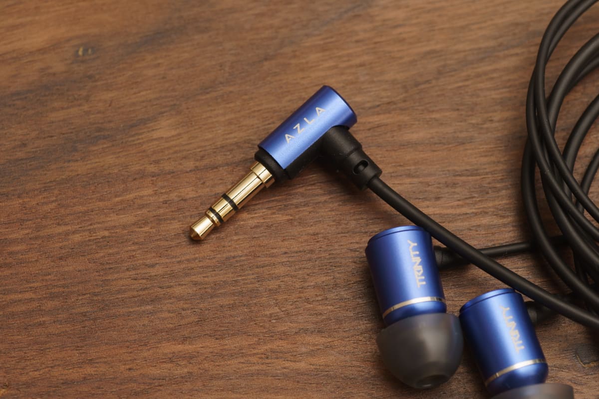 3.5mm接続タイプと、DACアンプを内蔵したUSB-C接続タイプの2モデル用意されている