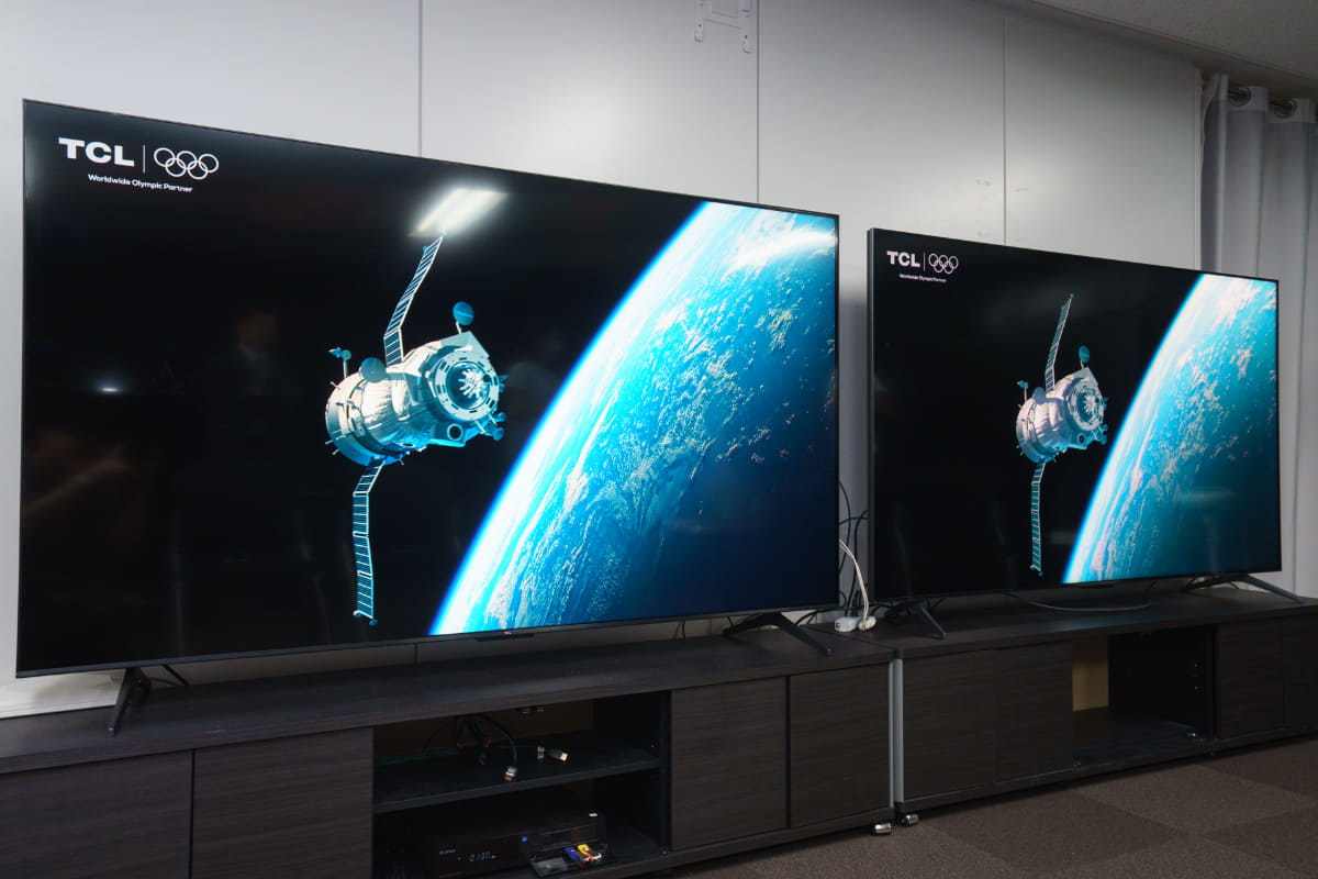 量子ドットとminiLED技術による「QLED」を採用した2モデル。左から「Q6C」と「Q7C」。どちらもAmazon向けモデルだ