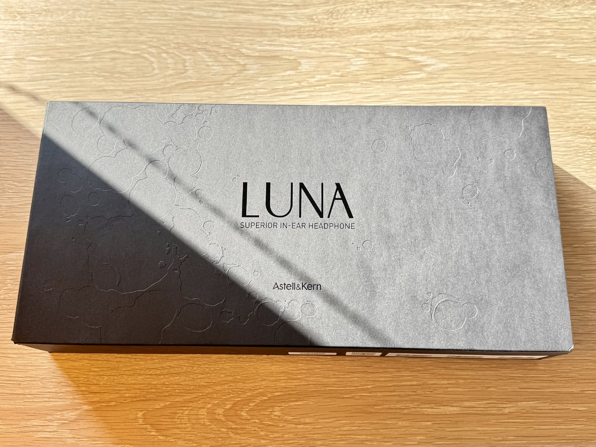 「LUNA」のパッケージ