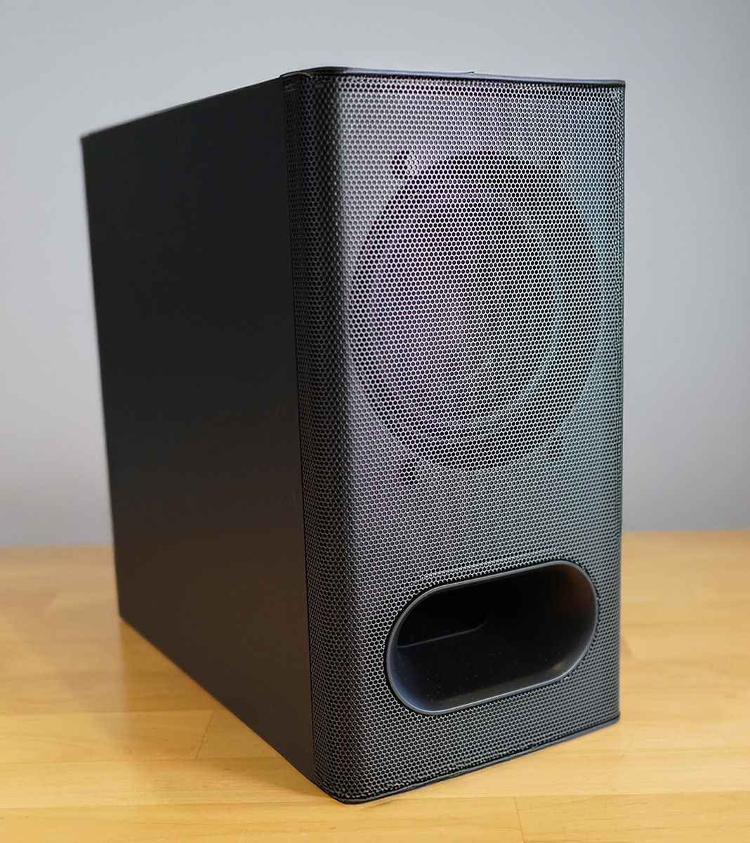 前面バスレフ型のサブウーファー