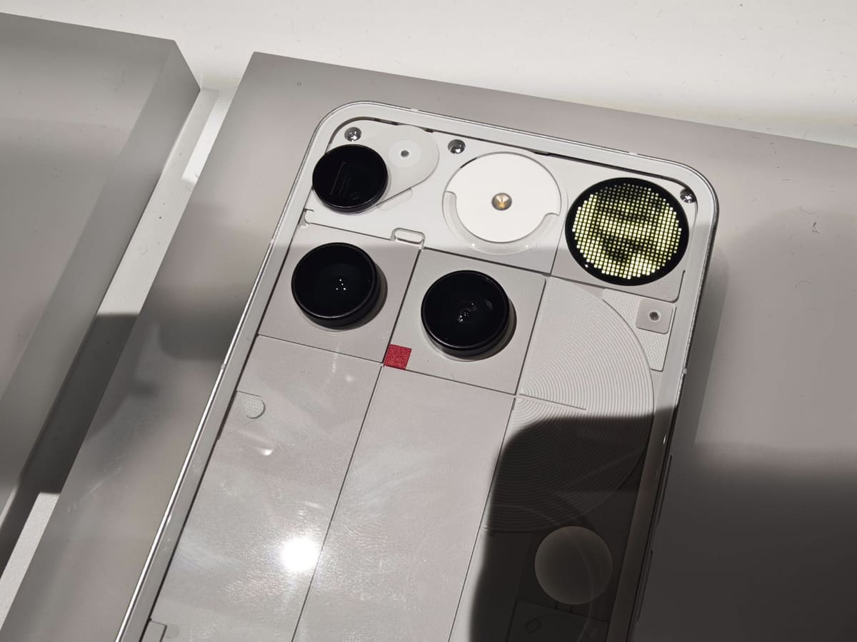 録画中には赤くLEDが光る