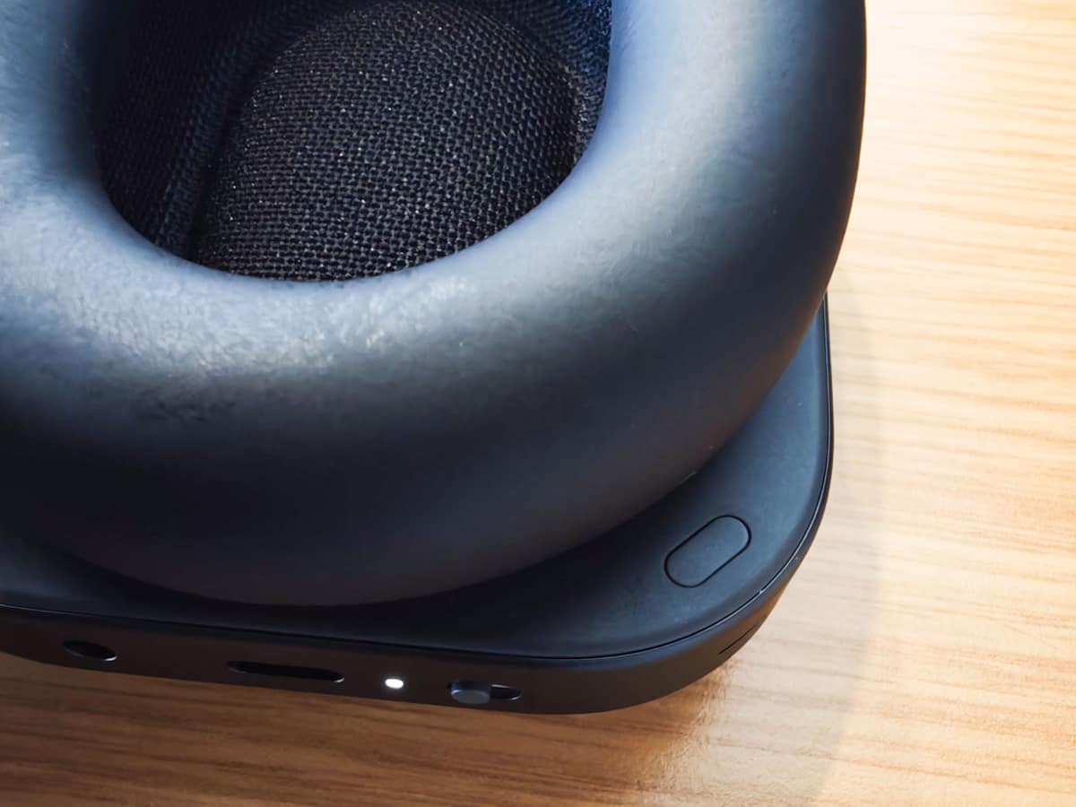 Bluetoothボタンは内側に