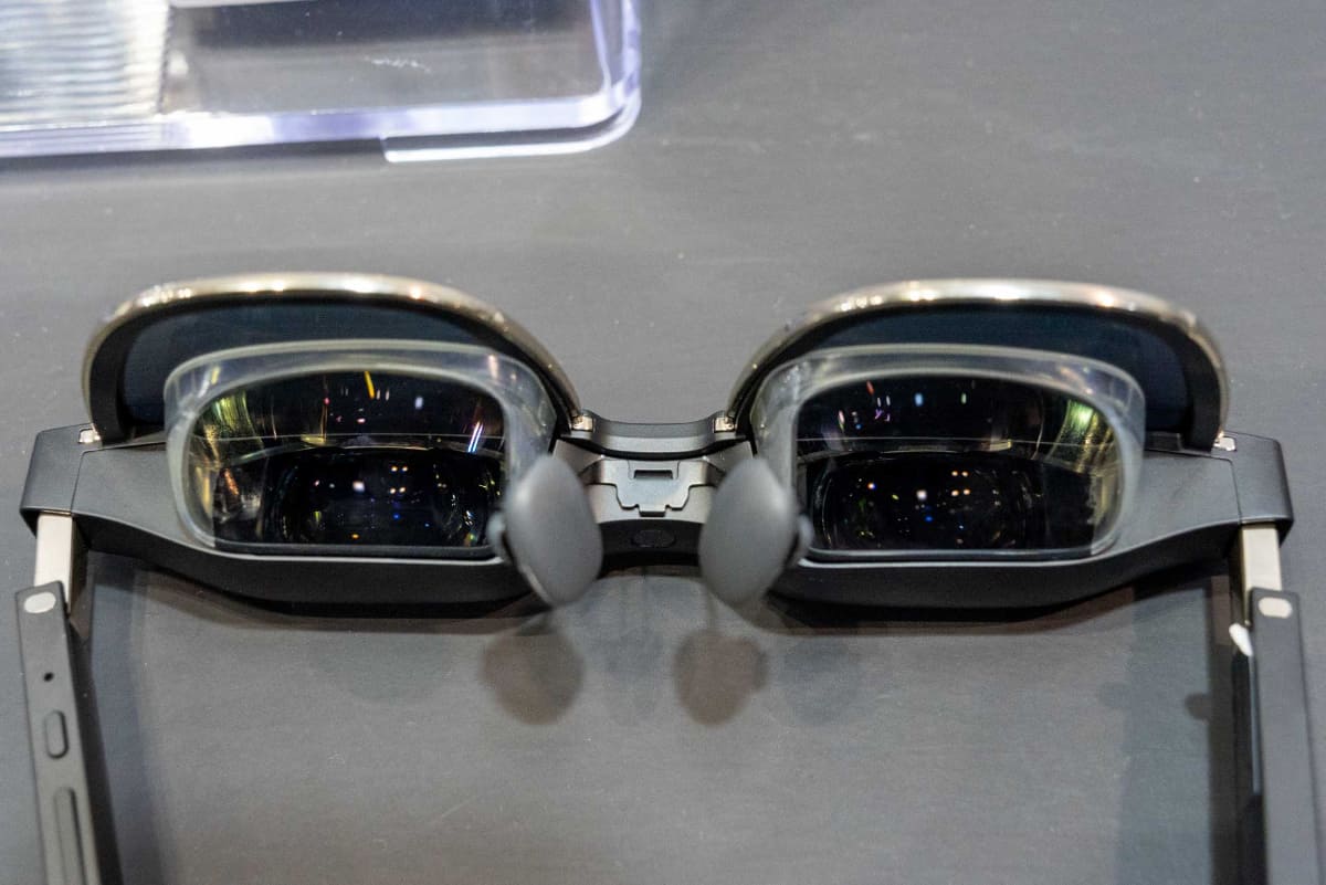 これまでの光学エンジン「Birdbath」を採用した「XREAL Air 2 Ultra」