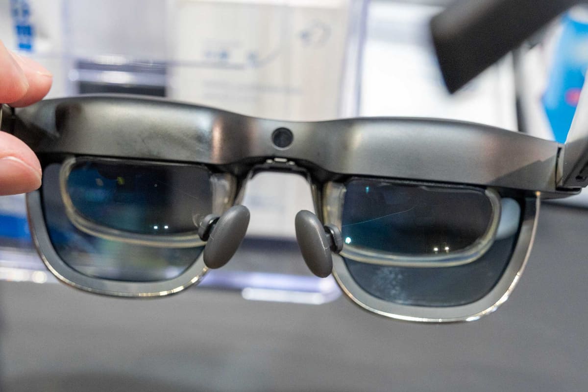 これまでの光学エンジン「Birdbath」を採用した「XREAL Air 2 Ultra」