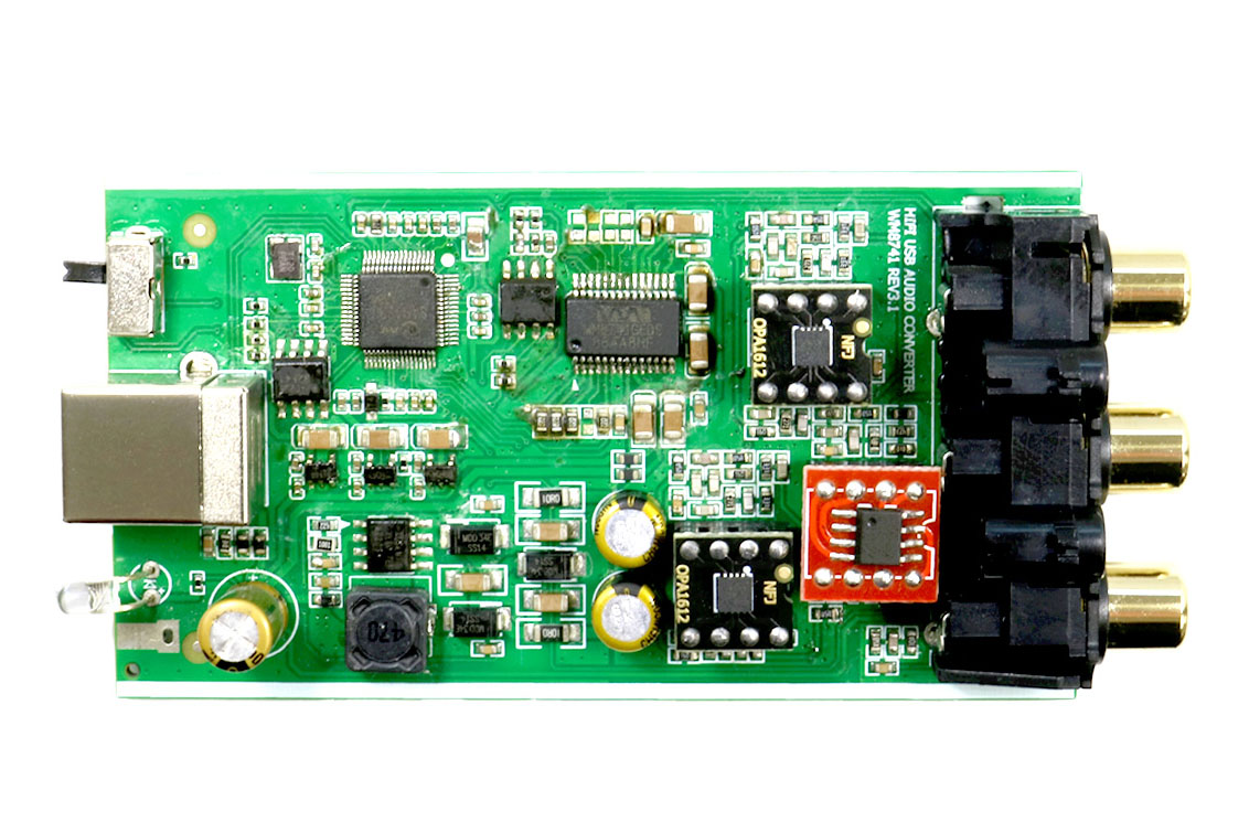基板は開発の試作基板で、実際の製品の基板とは異なる