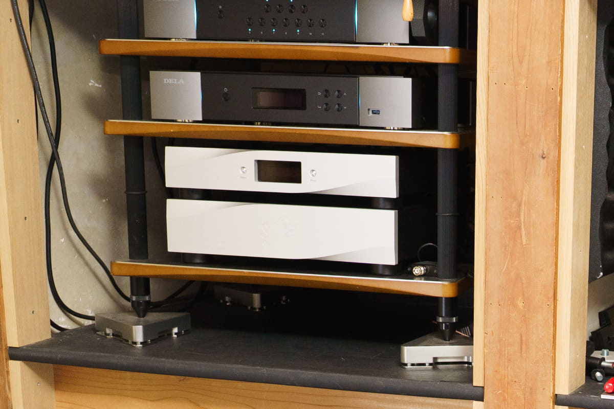 マットシルバーなのがスフォルツァート「DSP-Columba」