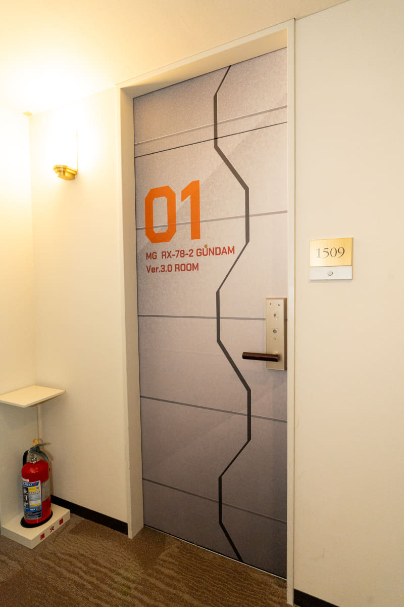 扉もコラボ仕様