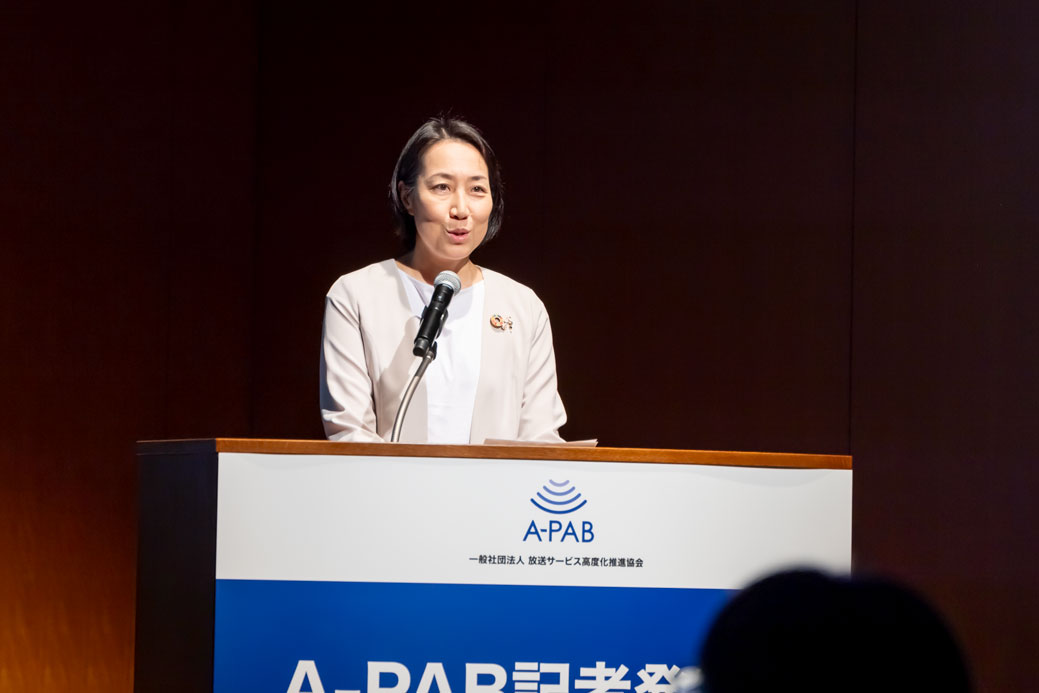 LCBシステムの概要を説明した、北海道テレビ放送 社長室部長 阿久津友紀氏