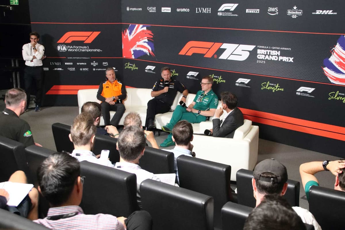 <span class="fnt-70">(C)Tomohiro Yoshita</span>