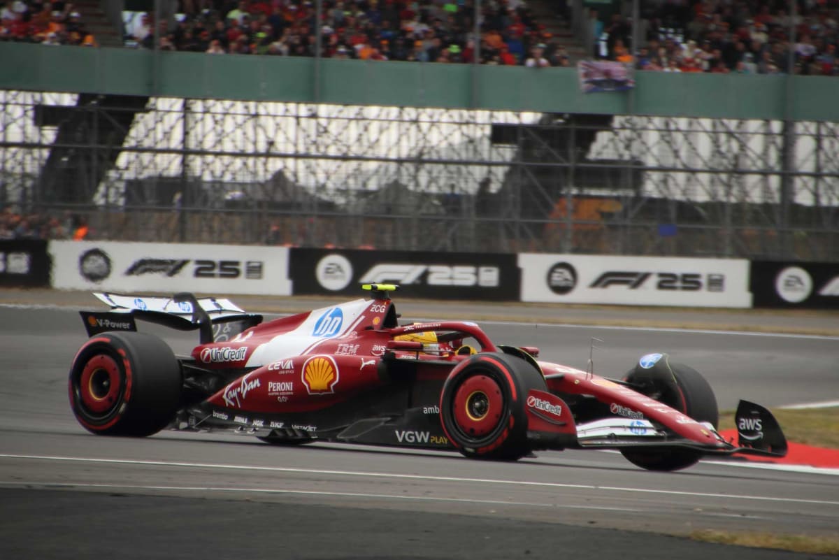 2025年のF1イギリスGPを走るルイス・ハミルトン(フェラーリ)<br><span class="fnt-70">(C)Tomohiro Yoshita</span>