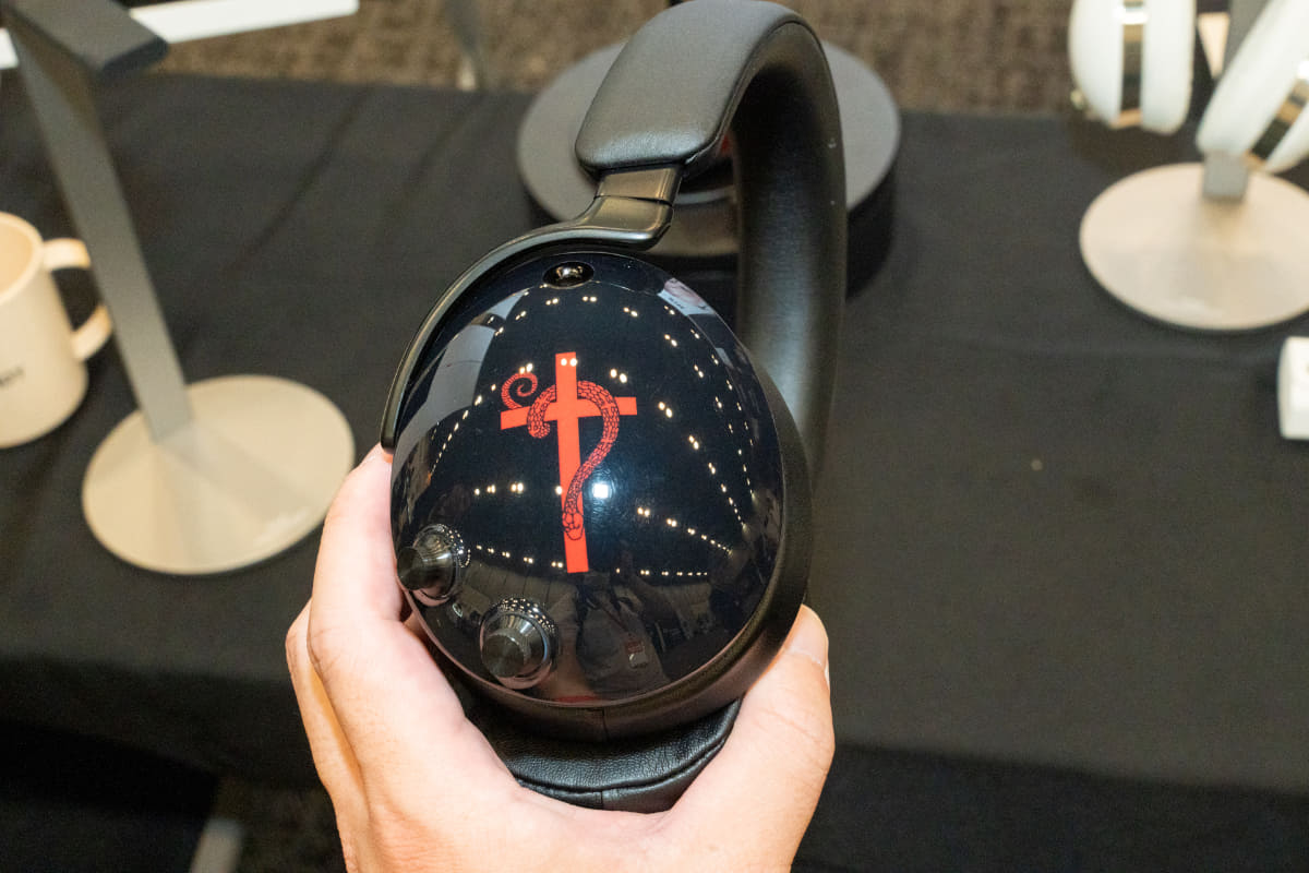 HYDEコラボモデル「WA-J1-666」