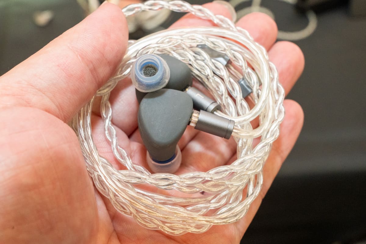 プロトタイプ「H02」