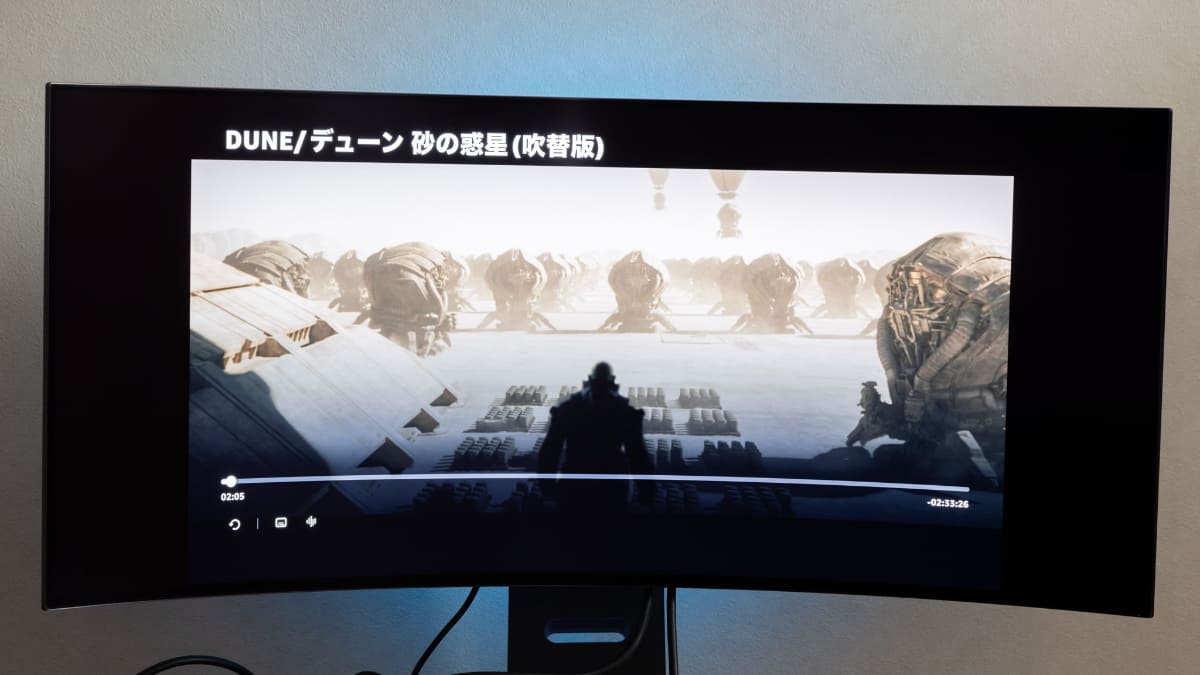 ただし、シネスコ表示できたのは「Apple TV＋」のみ。Prime VideoやNetflixでは、シネスココンテンツも“黒縁”表示されてしまった