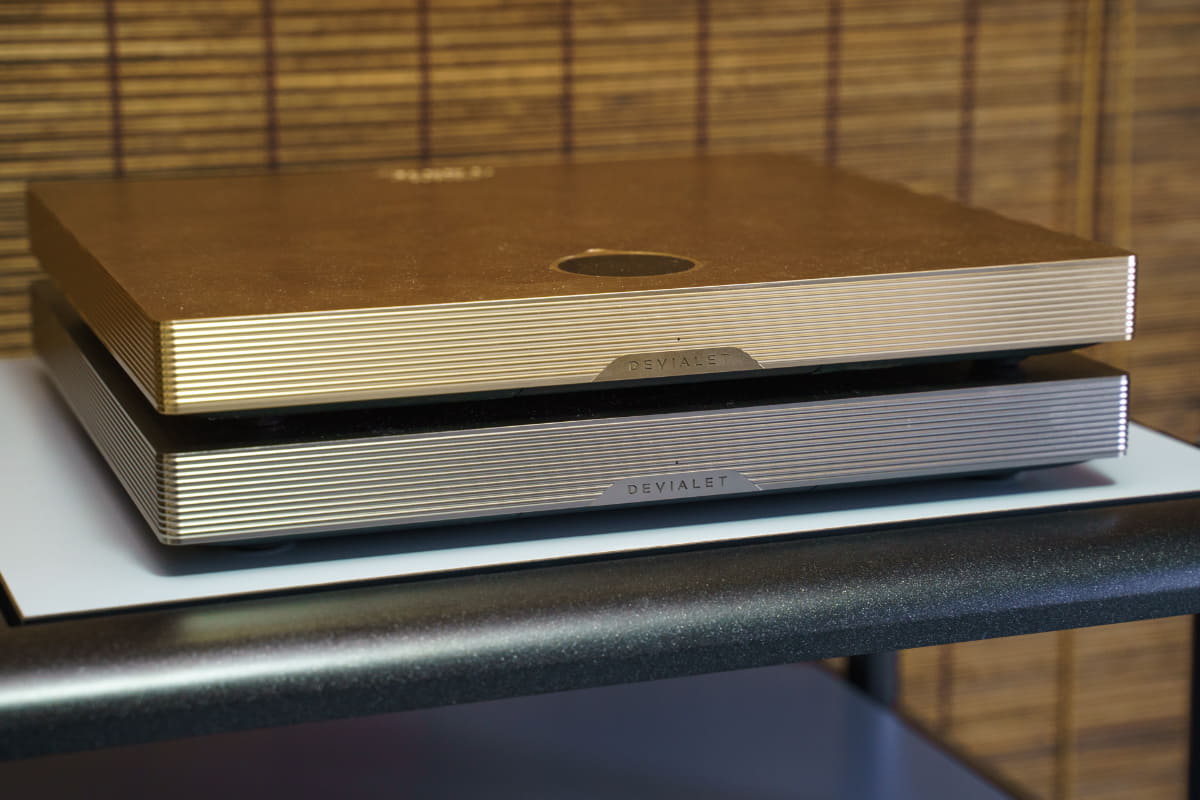 上段がDevialet Astra Opéra de Paris、下段がDevialet Astra Light Bronze