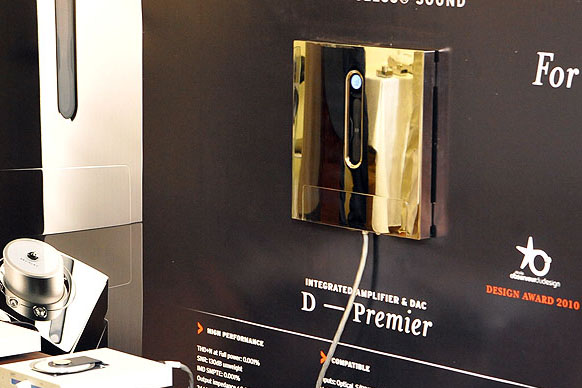 「HI-END SHOW TOKYO 2010」で展示された「D-Premier」