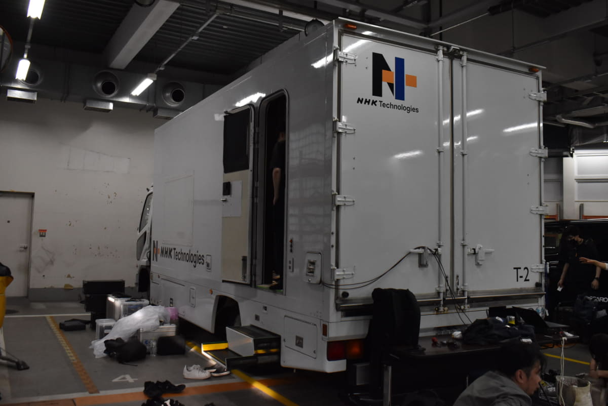 渋谷にあるNHKテクノロジーズのT-2音声中継車