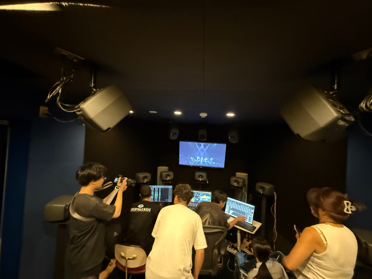 山麓丸スタジオのスタジオ