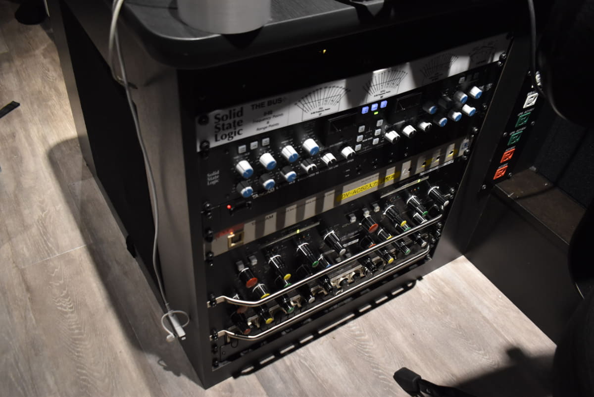 アナログのアウトボード機材