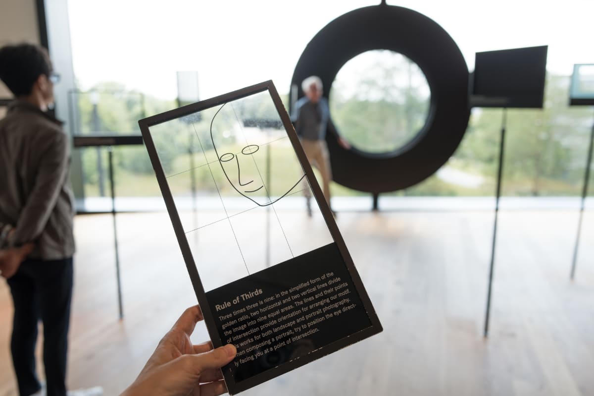 様々な写真のアイデアが書かれたプレートがあり、その効果を体感できる。