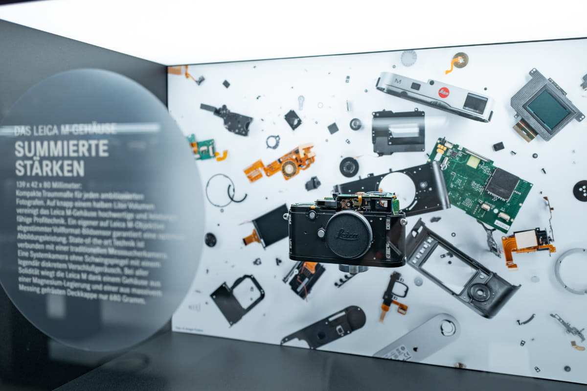 しかし1980年代にM型ライカの独自性が見直され再興。2000年代には、その慣れ親しんだスタイリングのままデジタルカメラ化に取り組む。