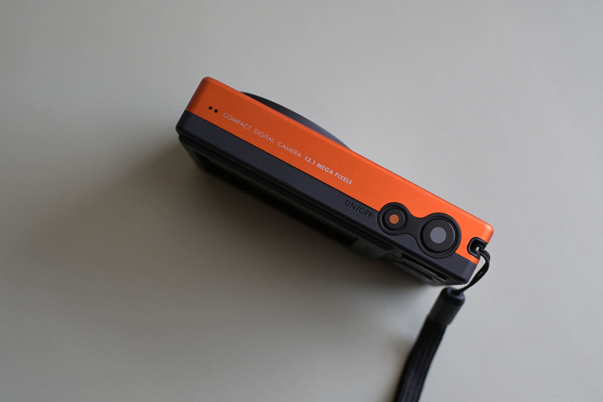 約1,210万画素とオールドコンデジの中ではそこそこ高め？粗すぎない描写力も求めていた私には、ピッタリの一台でした