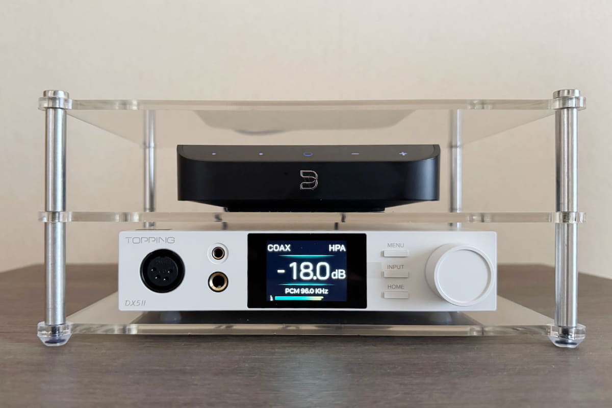 TOPPING「DX5II」とBlueSoundの「NODE NANO」を使った“箱庭オーディオ”