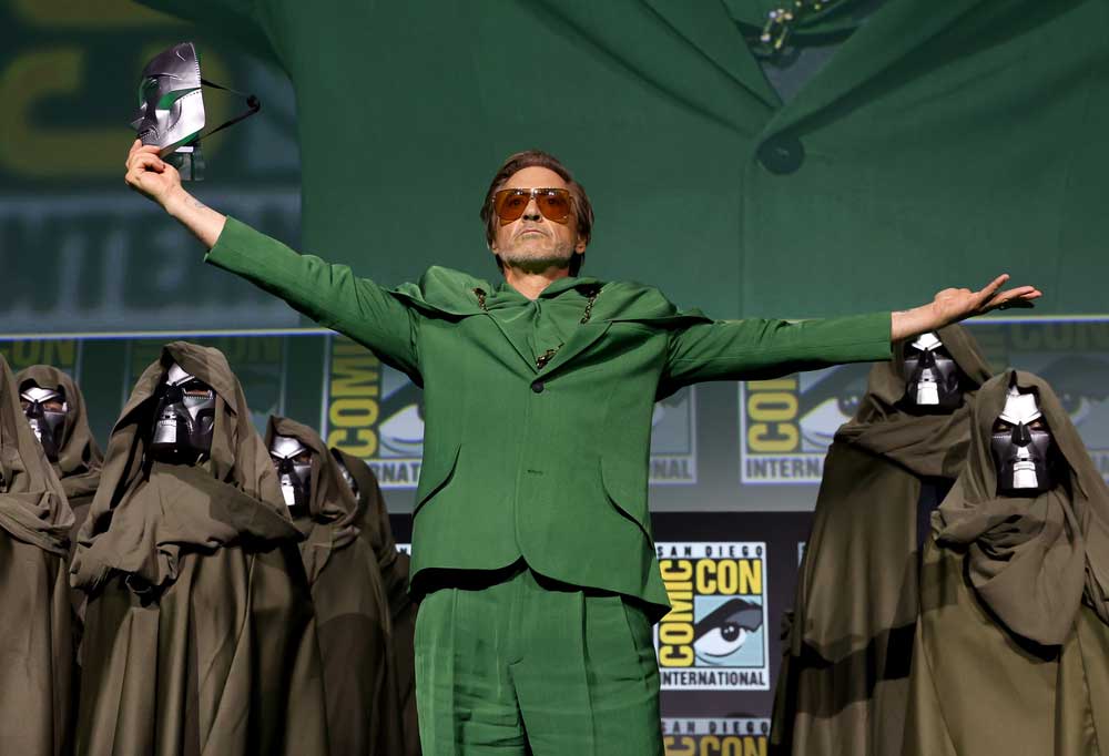 映画「アベンジャーズ／ドゥームズデイ」でヴィランのドクター・ドゥームを演じるロバート・ダウニー・Jr<br><span class="fnt-70">(C)2025 MARVEL.</span>