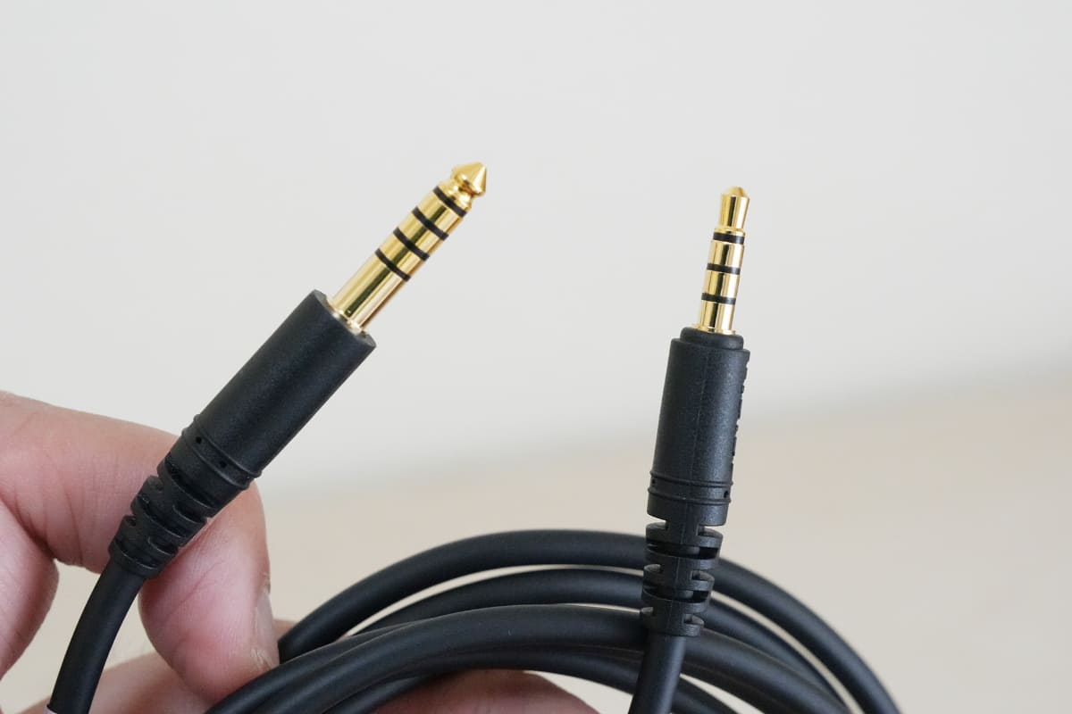 オプションの4.4mmバランスケーブル「ET-RP4.4BL」