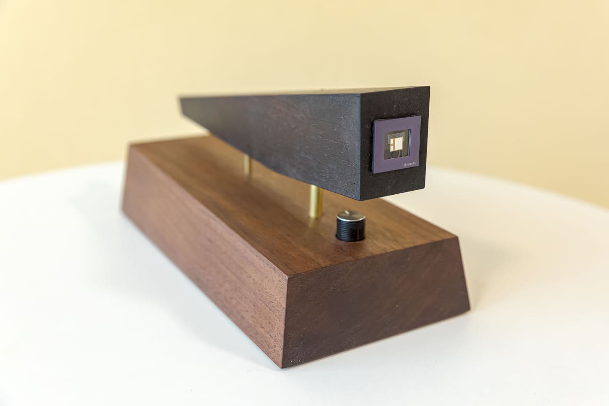 セラミックスとフィルムを組み合わせたアドオン型スーパーツイーター開発品