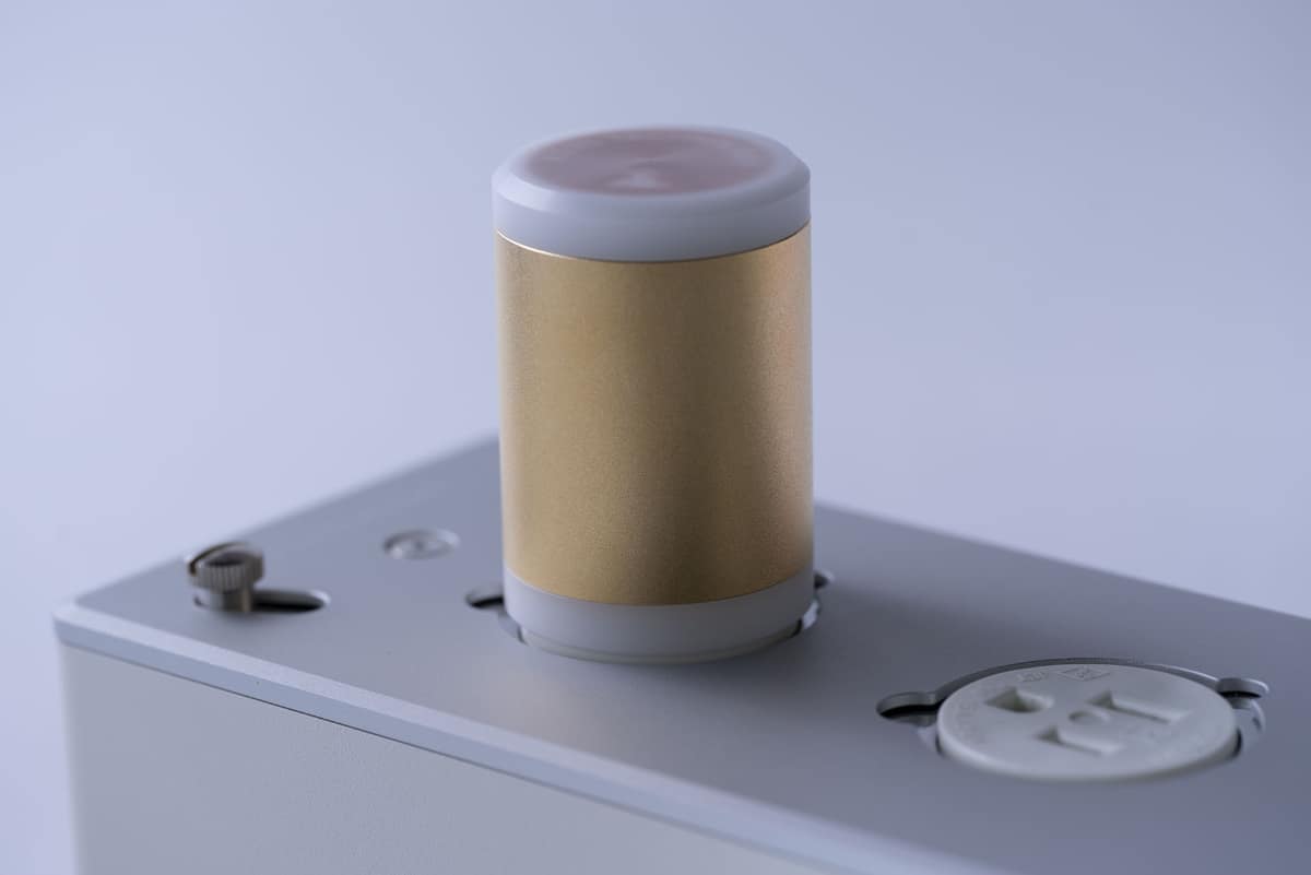 本体のアース端子など、仮想アースを接続できる