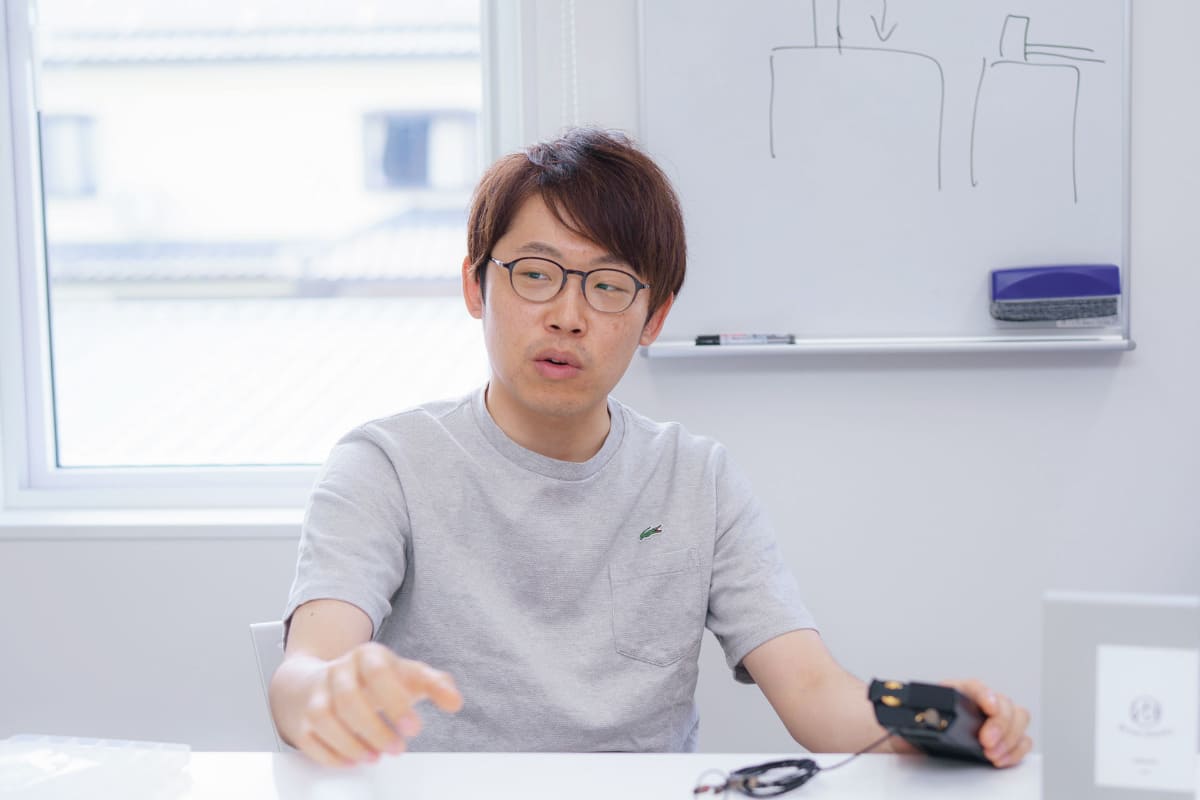アコースティックエンジニアの佐々木瞭氏