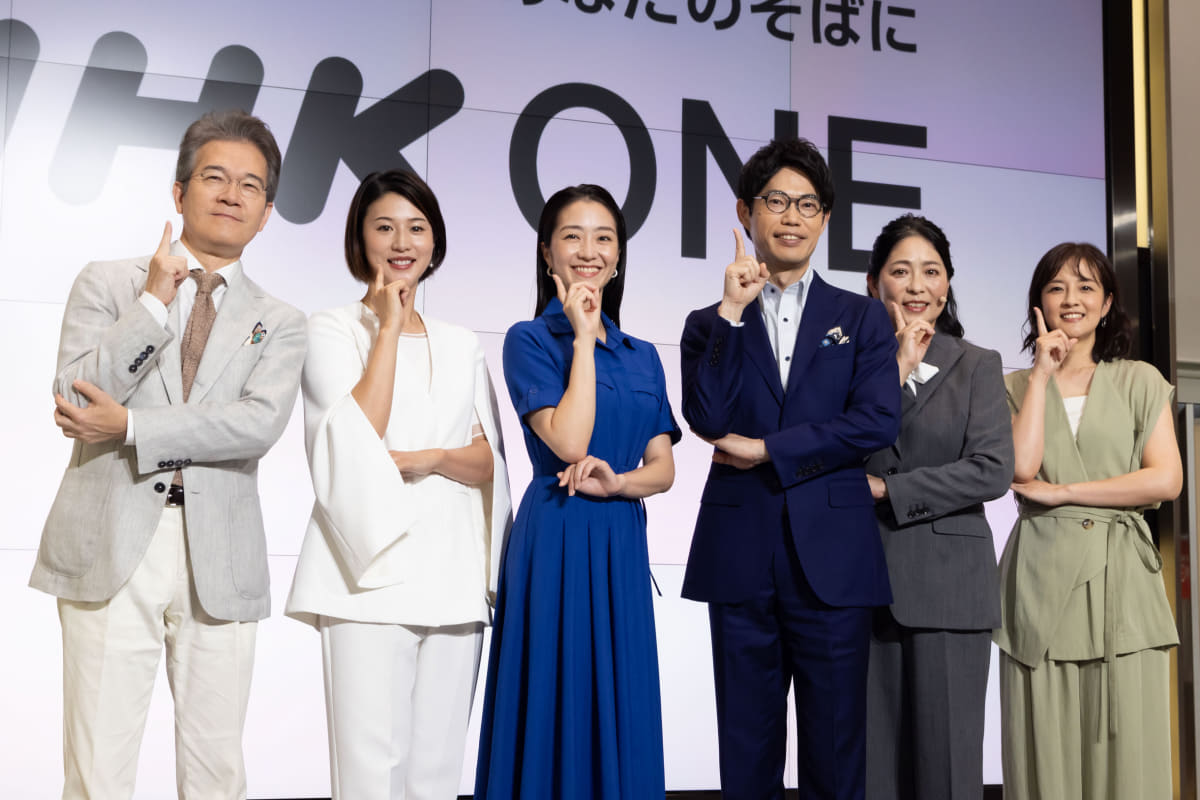 発表会には人気番組のアナウンサーも登壇し、サービスの魅力を紹介した。写真左から有馬嘉男キャスター、森花子アナウンサー、副島萌生アナウンサー、糸井羊司アナウンサー、黒崎めぐみ理事、鈴木奈穂子アナウンサー