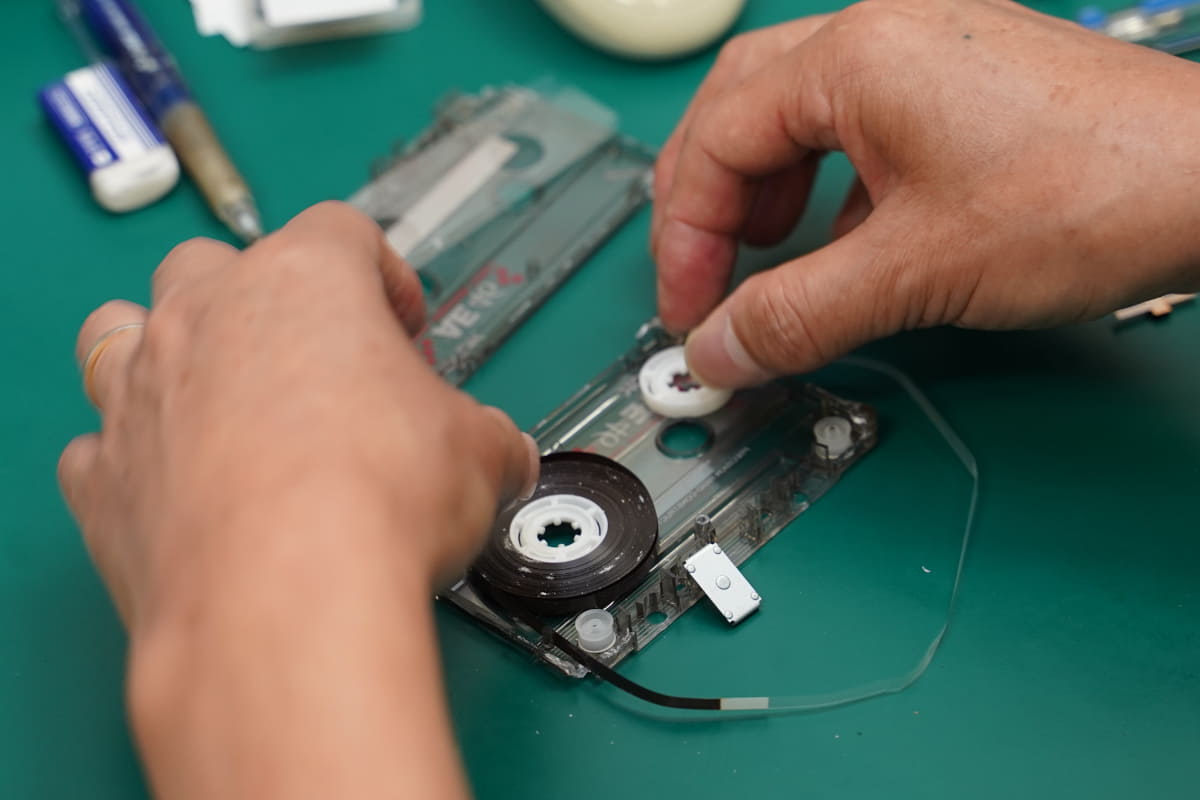 内部のリールを取り出す