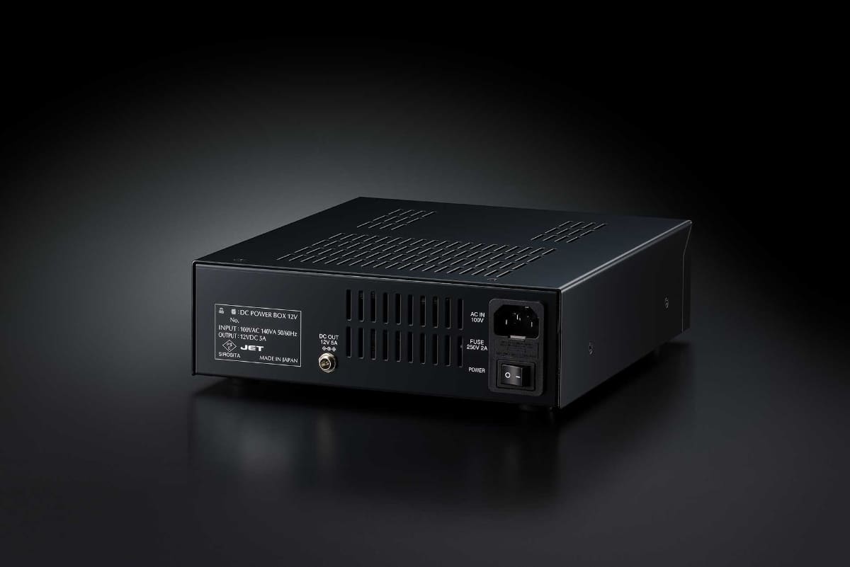 「DC POWER BOX 12V」リア