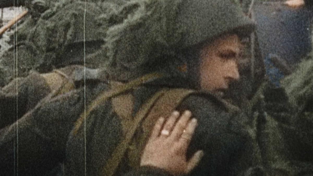 ノルマンディー上陸作戦 上陸する瞬間の兵士/「映像の世紀特別編　ヨーロッパ2077日の地獄　第3部 国民を道連れにした独裁者」より