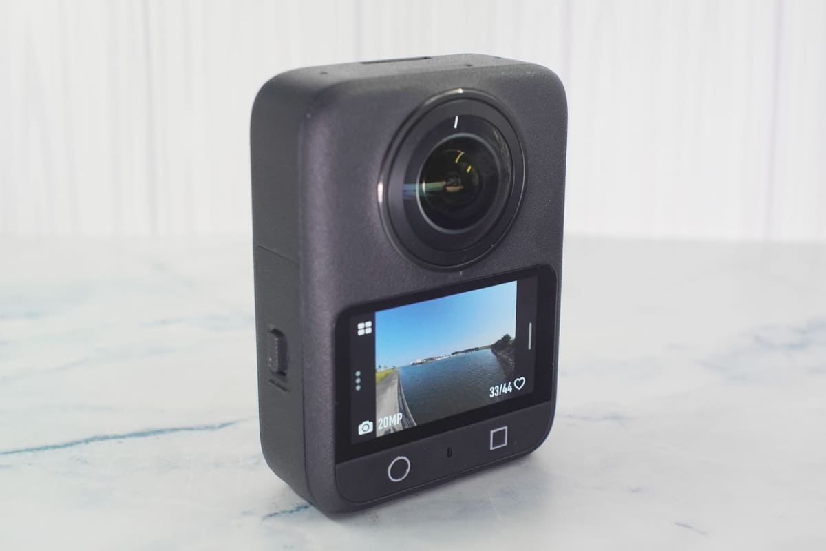 背面にディスプレイがある