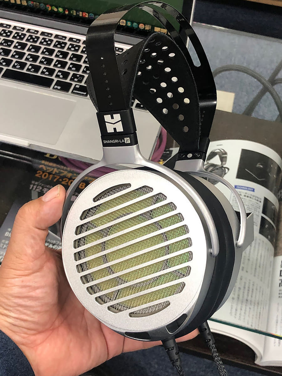 こちらも静電型、HiFimanの「SHANGRI-LA.jr」