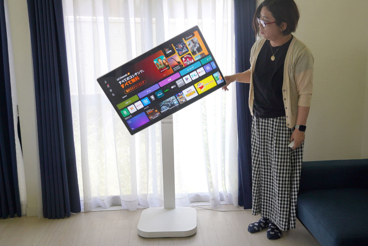 用途に合わせてモニターをくるっと回転できる