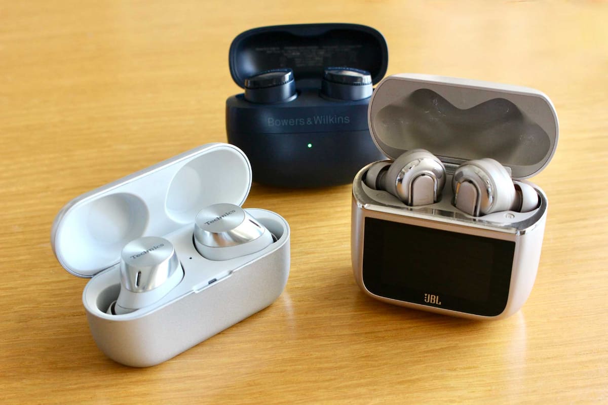 個人的な癖の変化には、外出時に使う完全ワイヤレスイヤフォンとして、Technics「EAH-AZ60M2」やJBL「Tour Pro 3」、Bowers & Wilikins「Pi6」を使っているのも大きい。音は全部良い