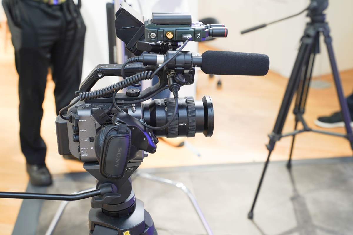 ソニー製品だけでなく、他社の撮影用機材も用意されている