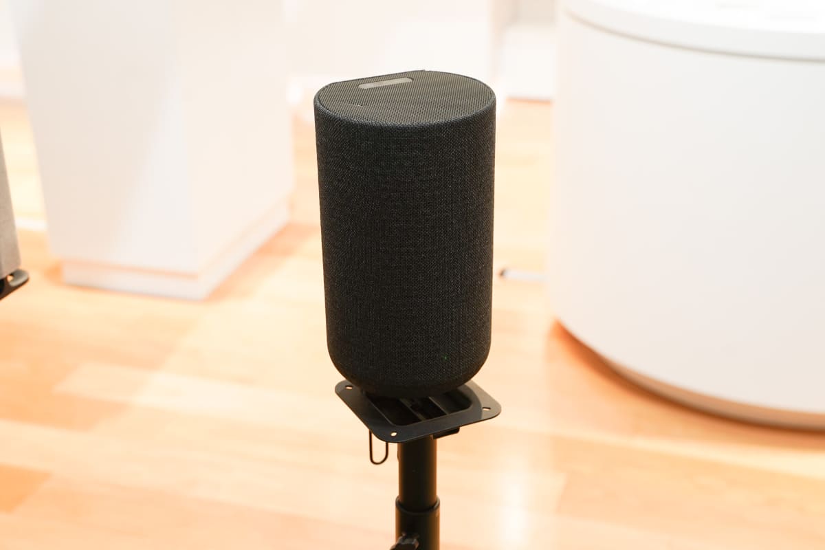 サウンドバーでのホームシアター体験も可能だ