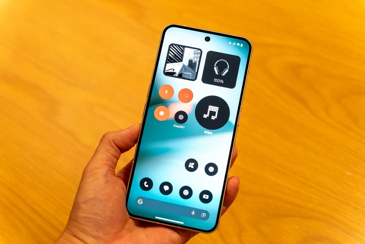 ディスプレイは6.67型