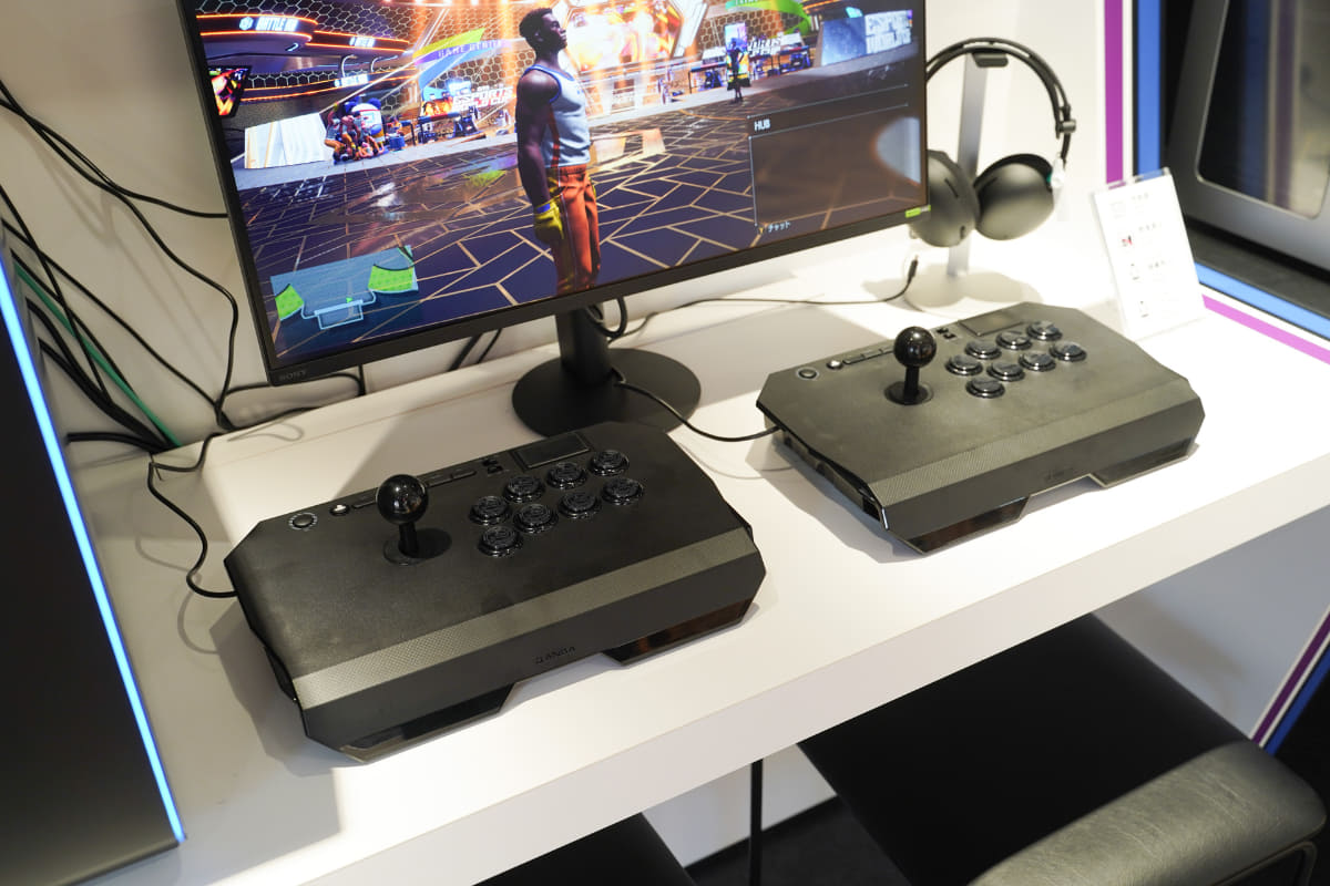 85インチの大型モニターも用意し、ゲーム大会も開催できる