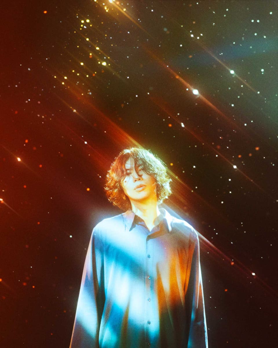 米津玄師「1991」アーティスト写真<br><span class="fnt-70">Photo by 奥山由之</span>